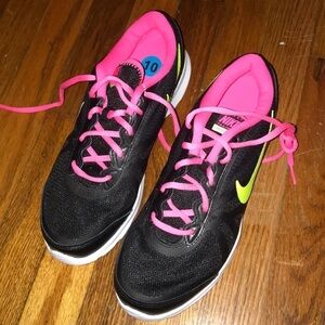 NWOT Nike Active Shoes